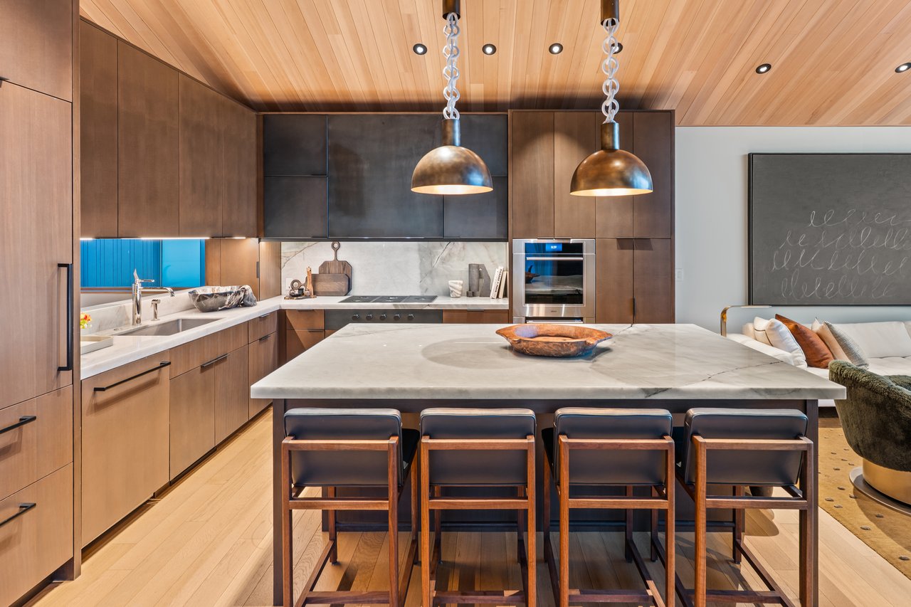 411 Wood Road, 10