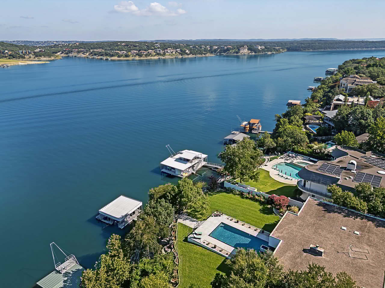Iconic Lakeway Waterfront