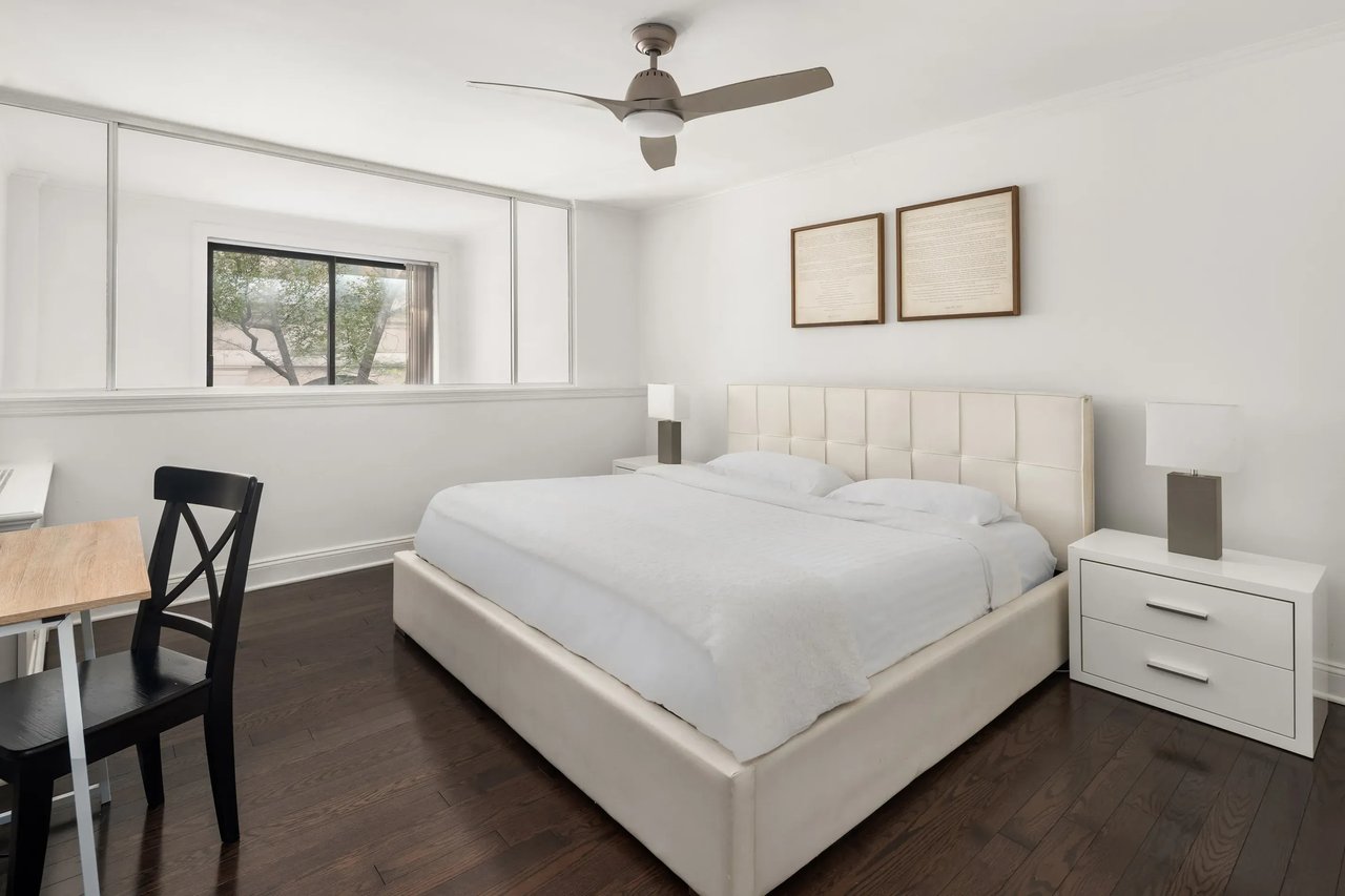 7 E 35TH St #4E