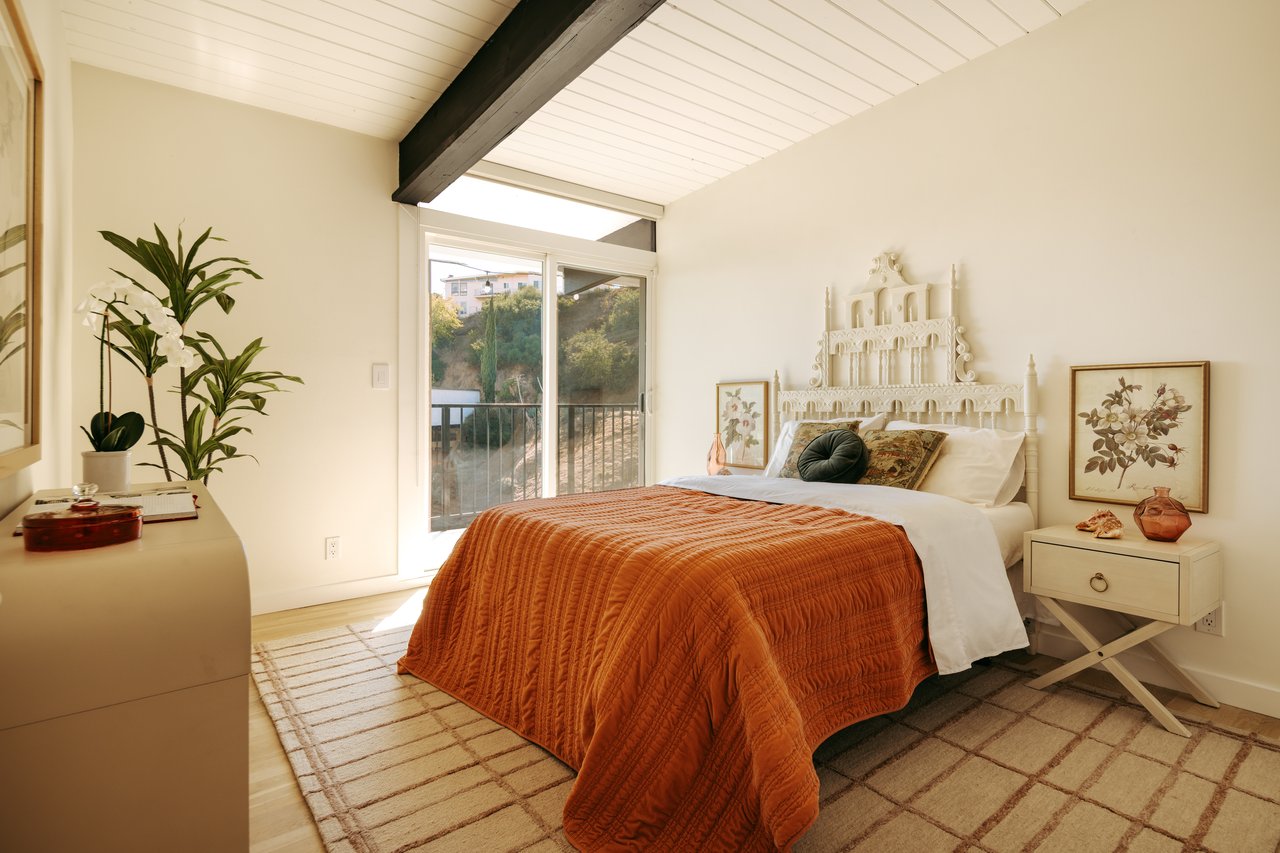 2808 Lambert Dr, Hollywood Hills 