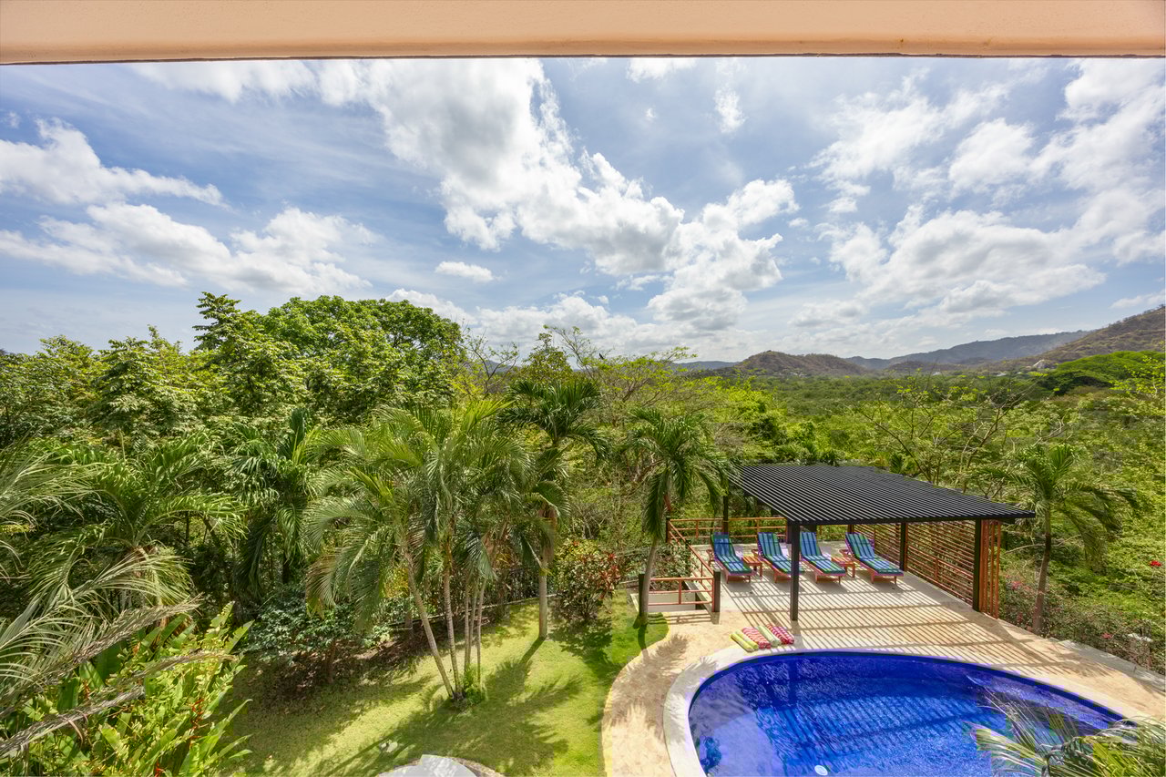 Casa Mimosa | Versatile Luxury Retreat Just 3 Minutes from Flamingo Beach