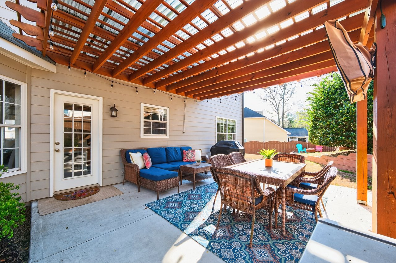 2700 Laurelwood Lane