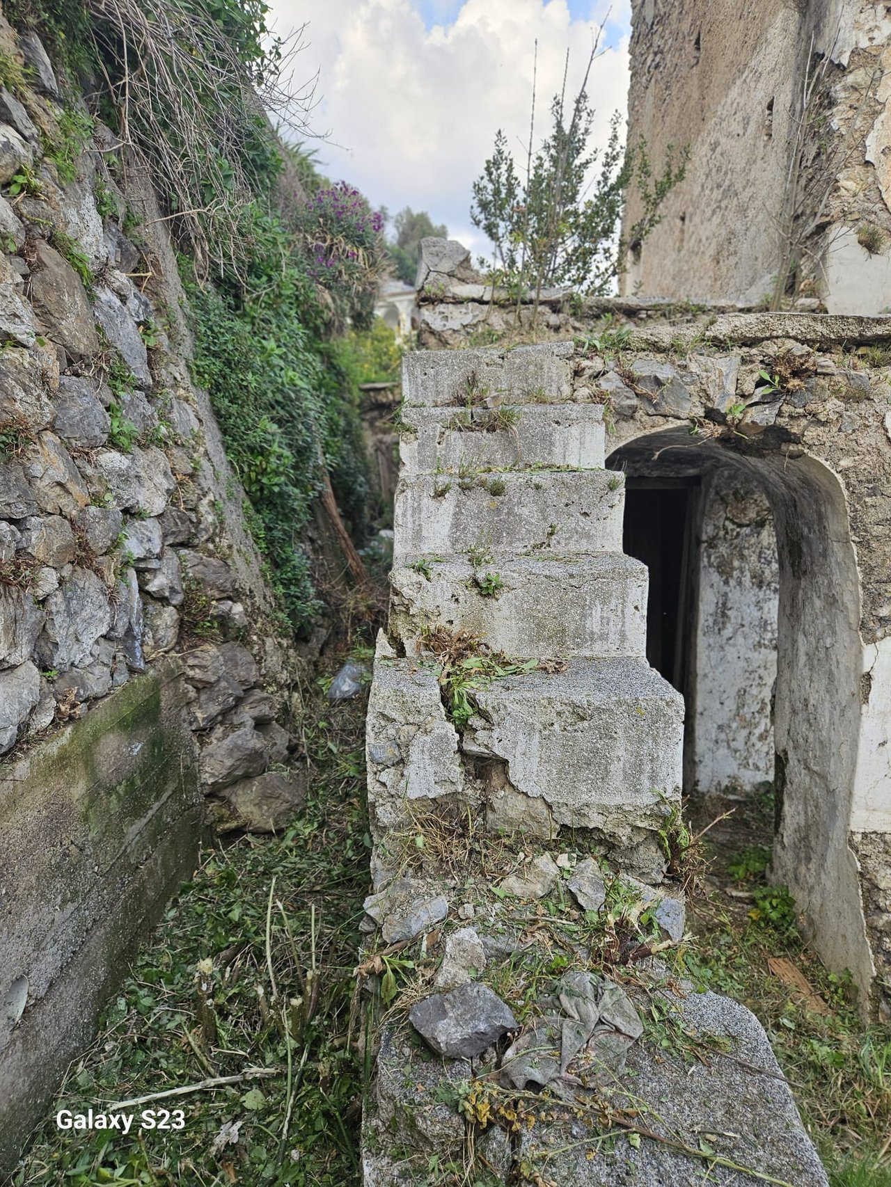 Historic Building With Garden to Be Restored in Castiglione Di Ravello