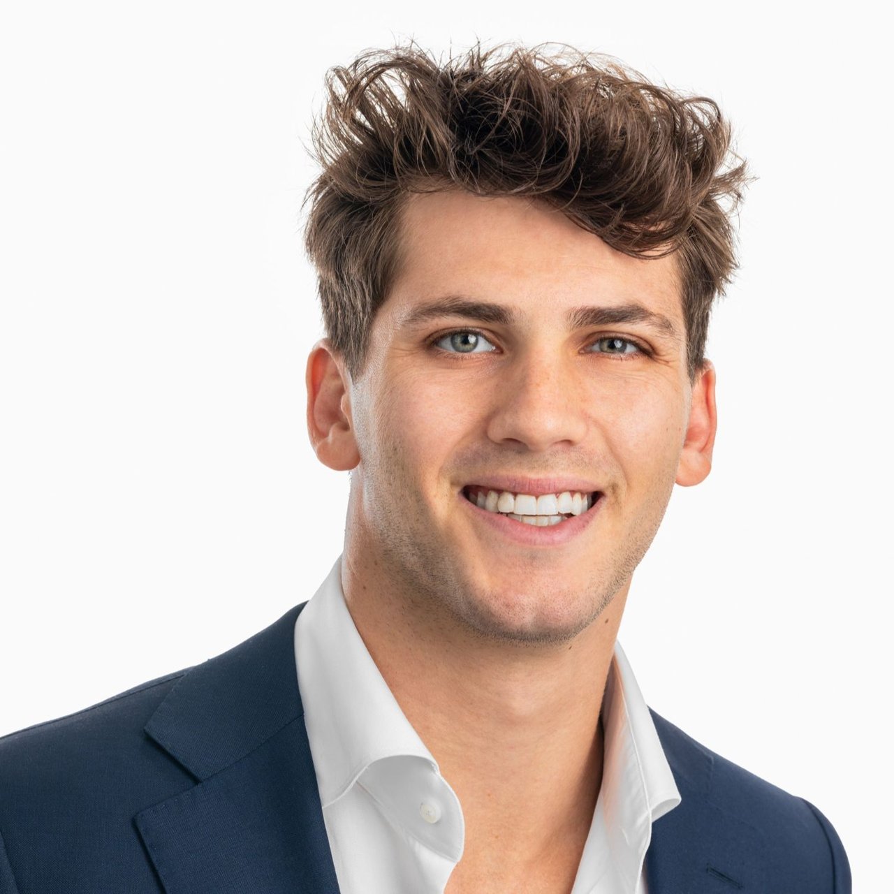 Ethan Silver New York, NY Real Estate Agent Headshot