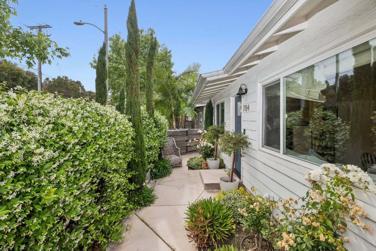 782 W 18th Street