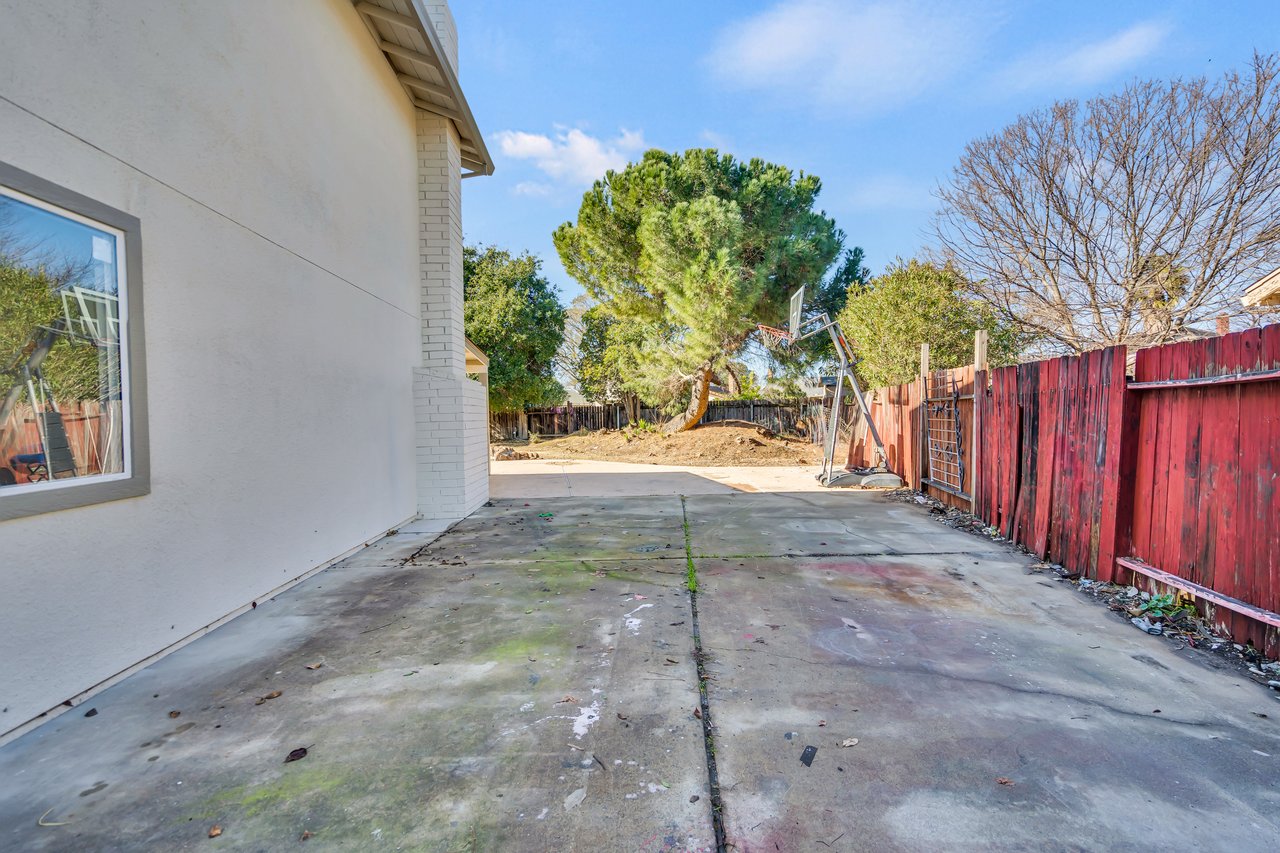 7422 PALMER HOUSE DR