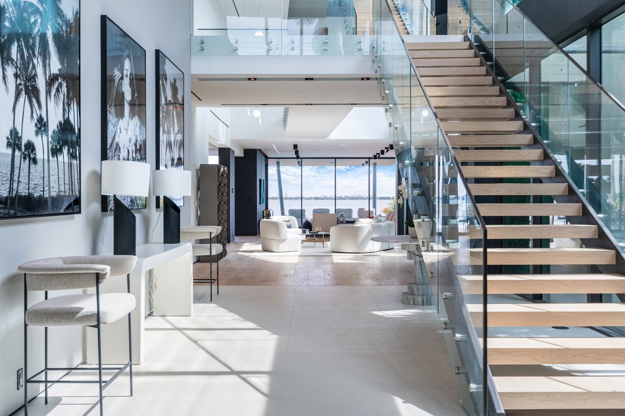 February 2025 | Sabal Development, led by Pascal Nicolai, Finalizes $20.6 Million Sale of Exquisite Venetian Island Estate