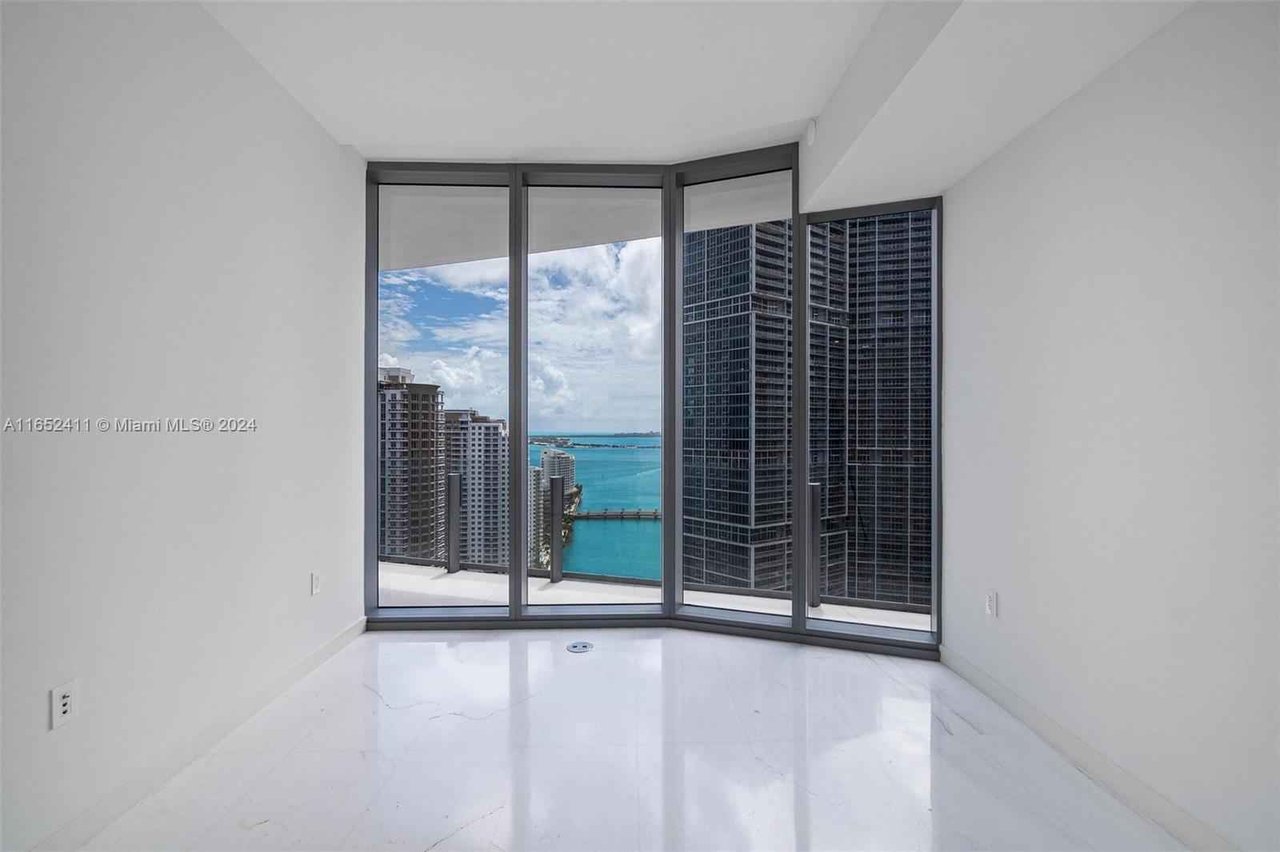 300 Biscayne Unit 2906