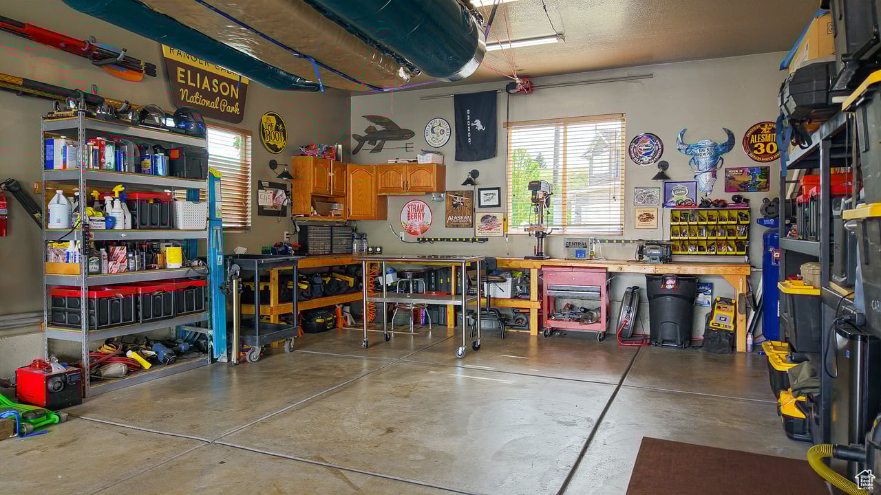 918 S River Ridge Ln