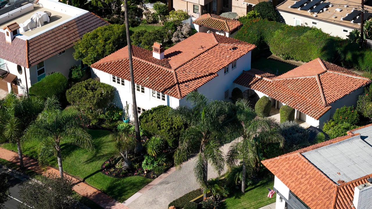 212 W Avenida Valencia