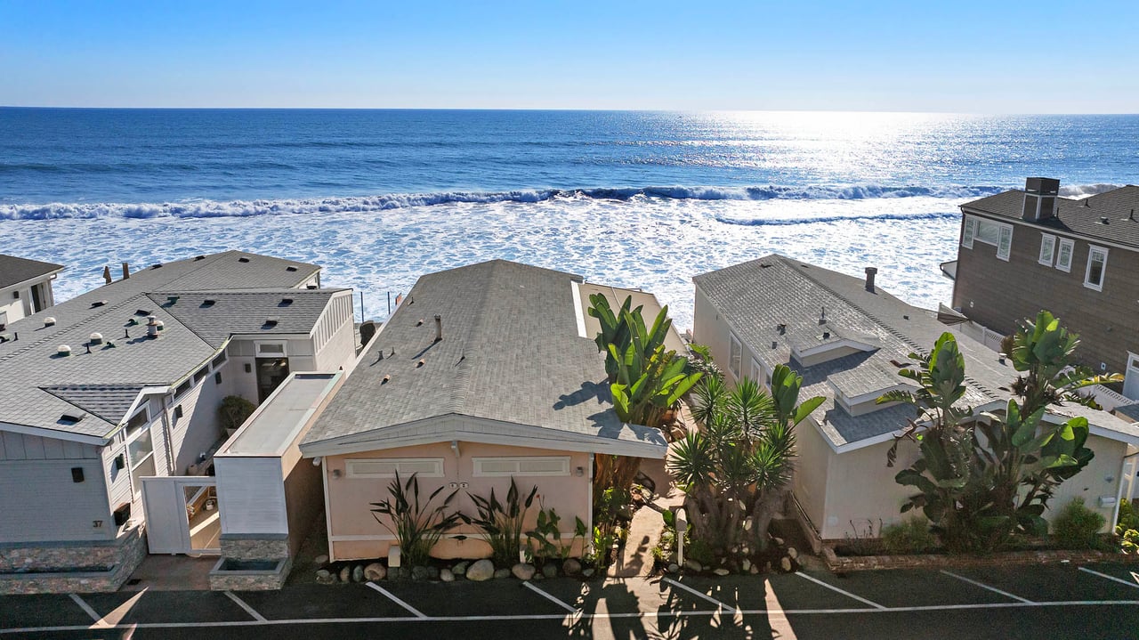 1880 N El Camino Real 38