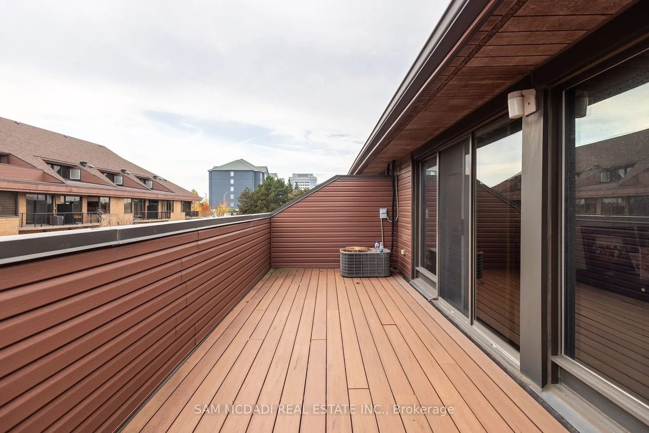 120 Traders Blvd E, #204