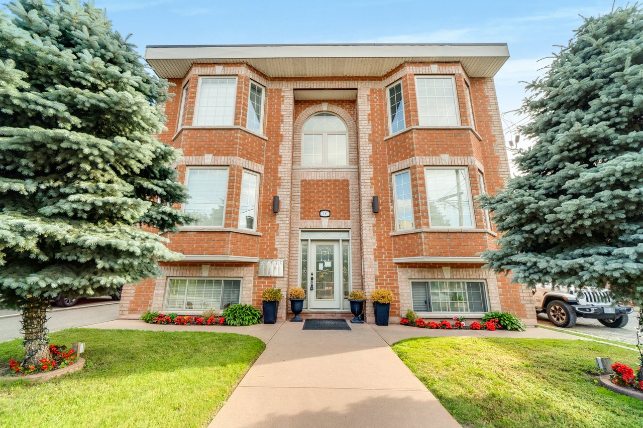 48 Mississauga Rd N 1