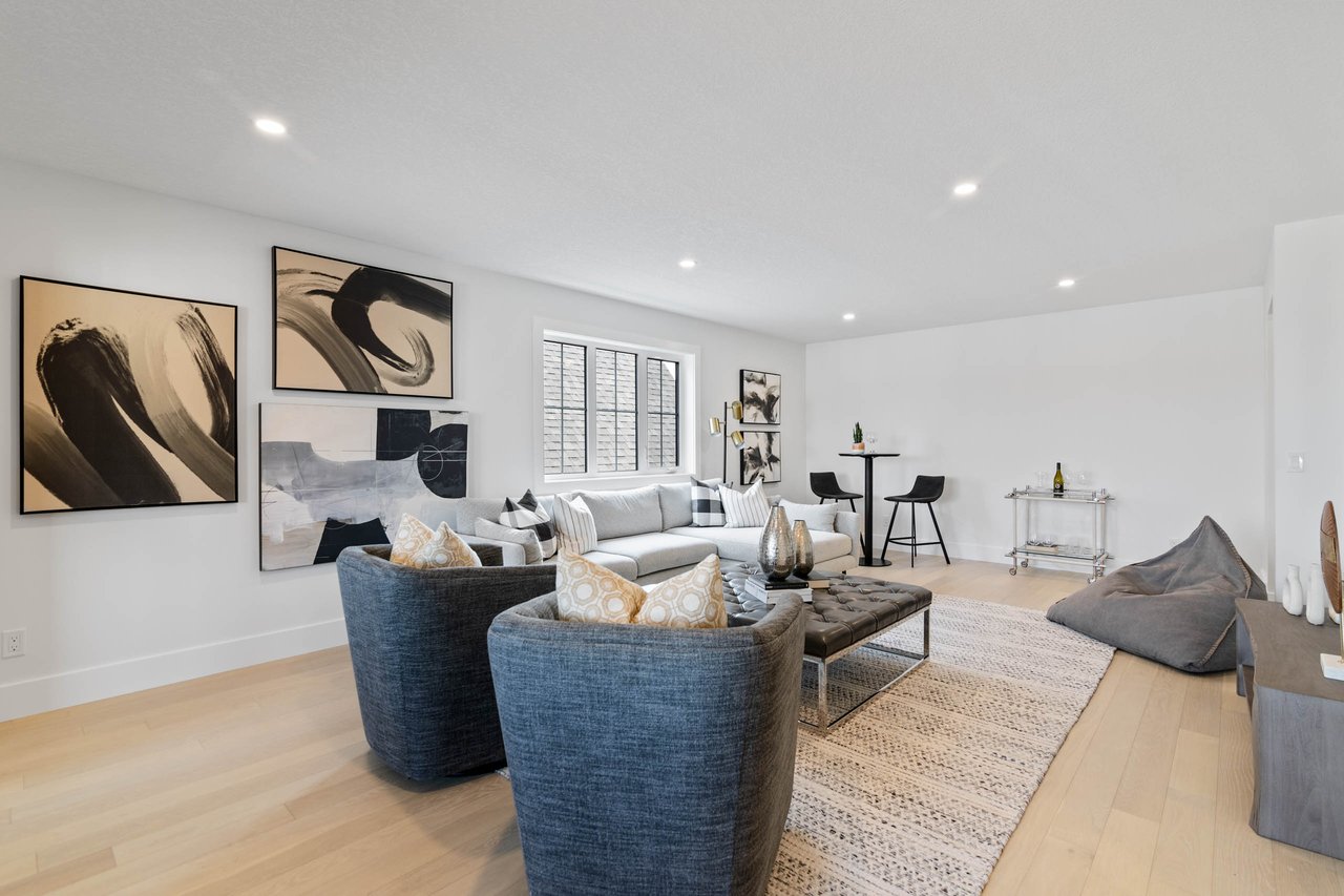 227 Calais Drive SW