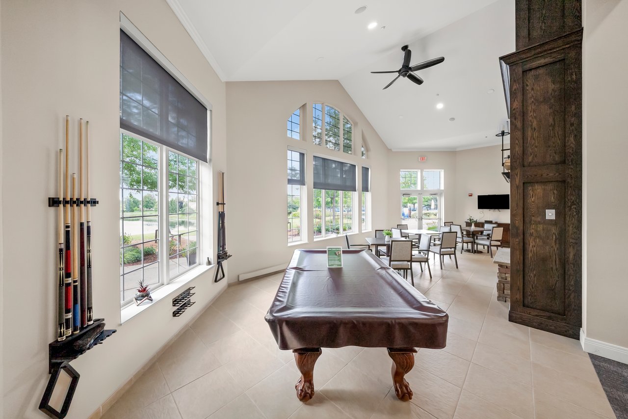Billiards table at Shorewood Glen Lakeview Lodge