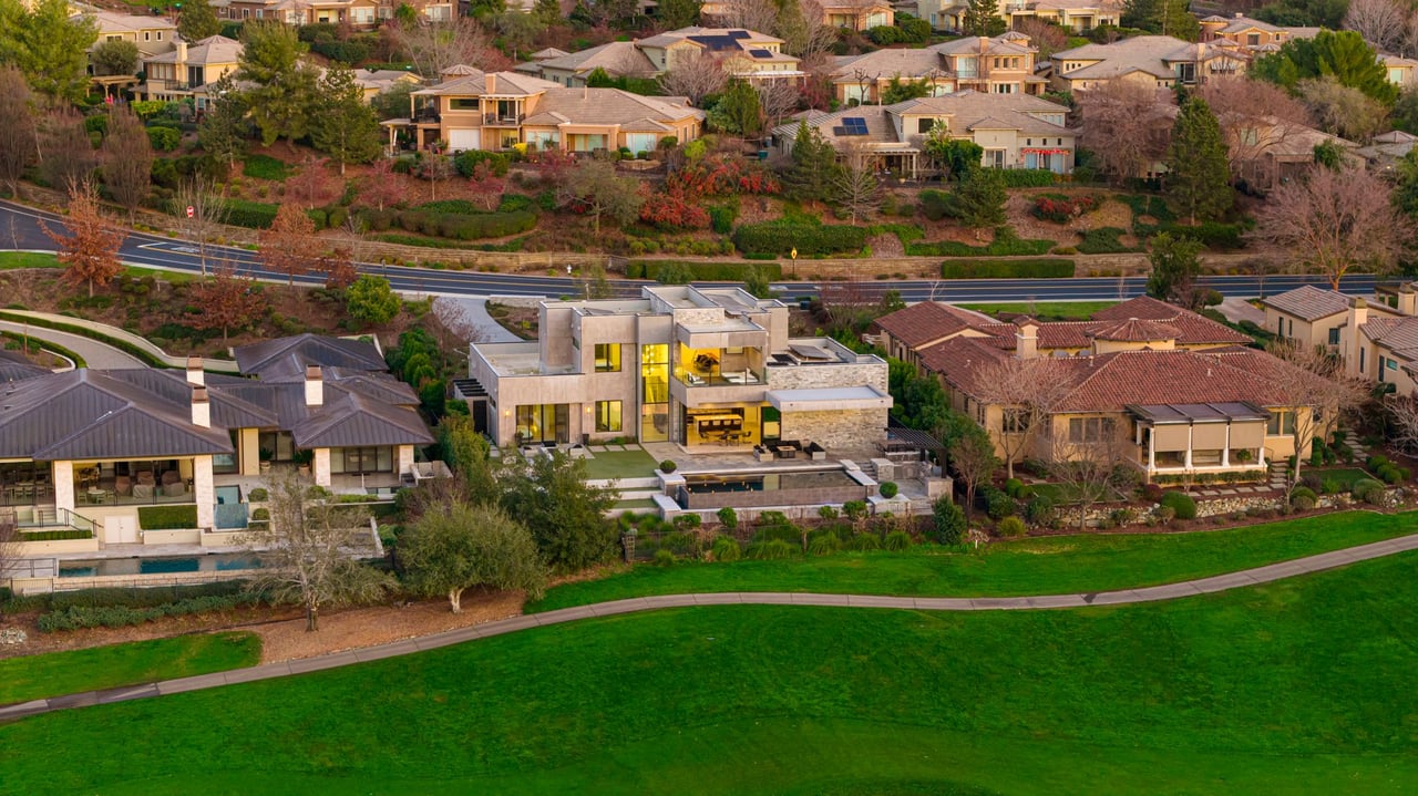 4573 Greenview Drive