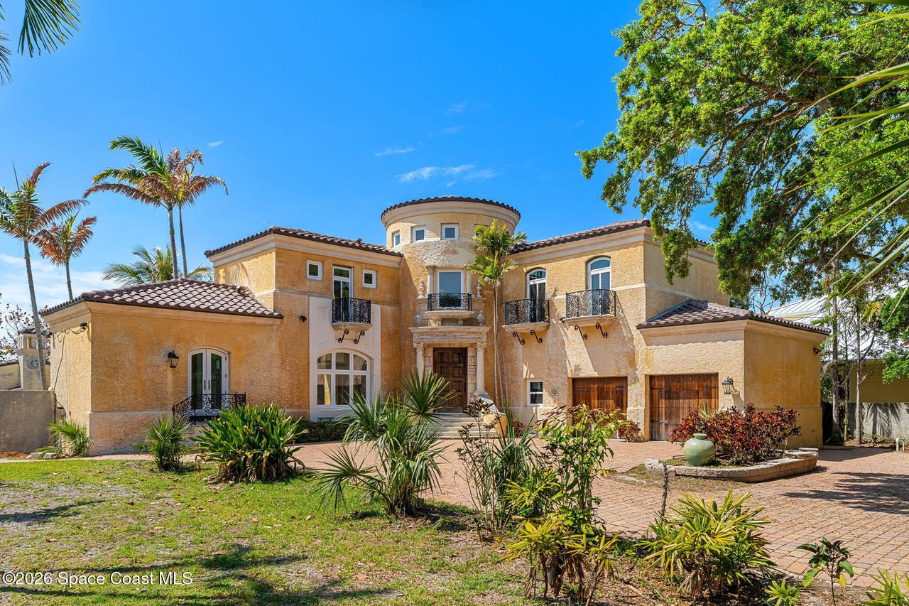 1000 N Riverside Dr
