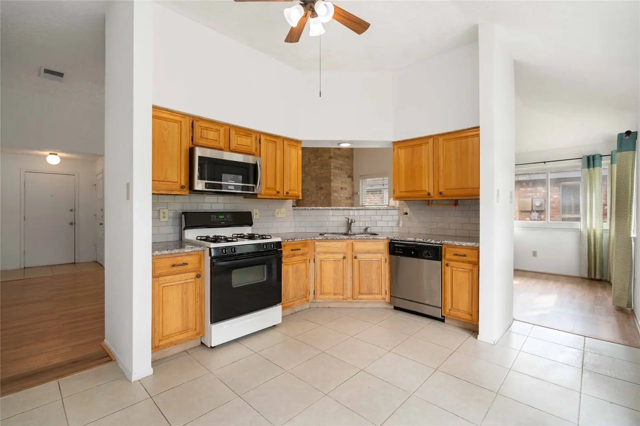 334 Capehill Dr
