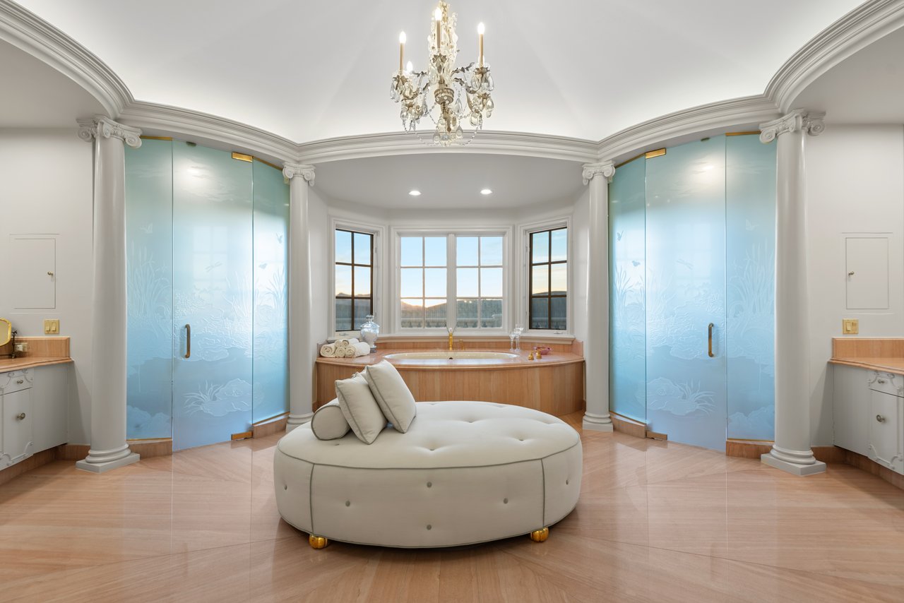 996 Vista Ridge Lane