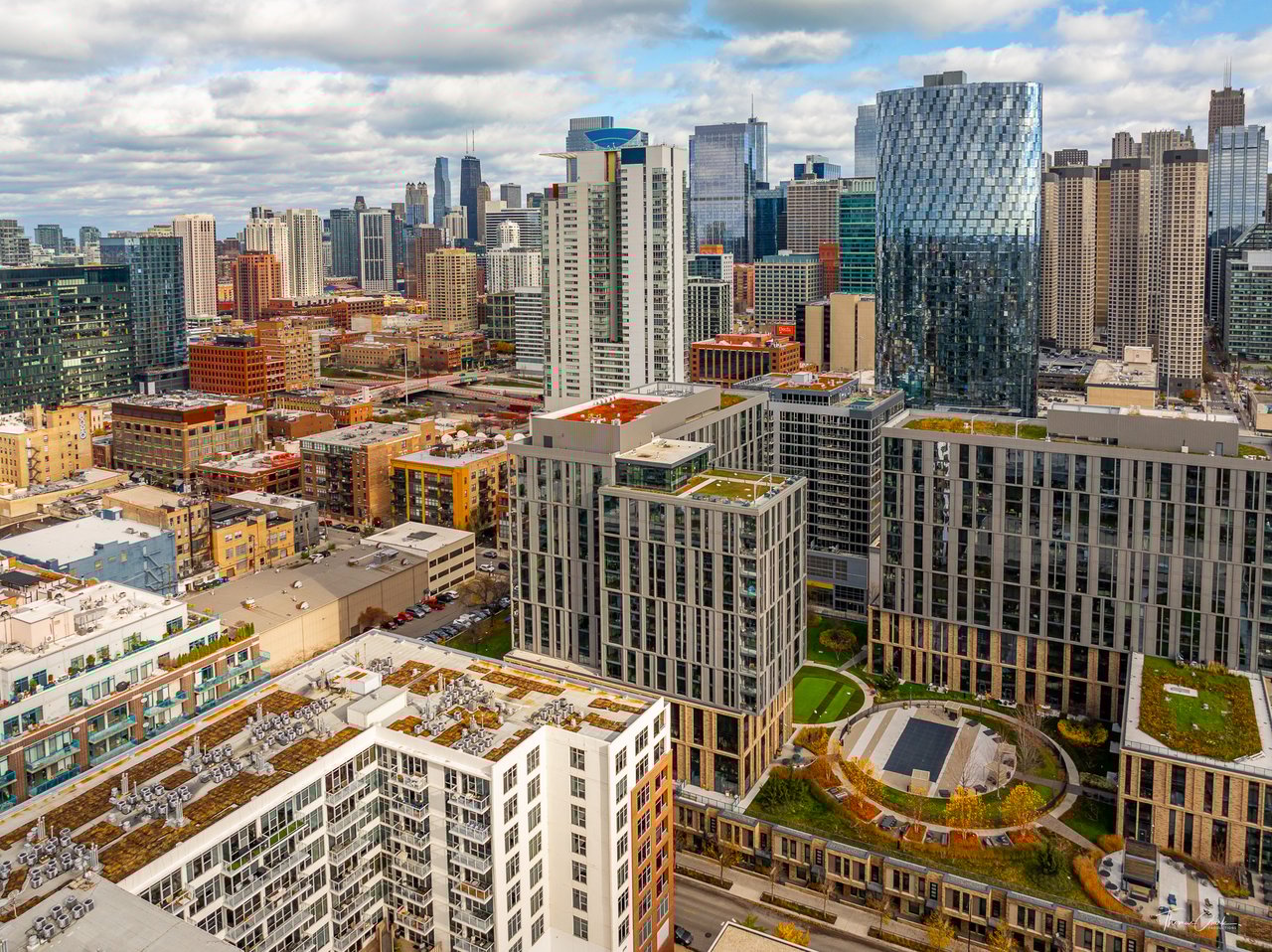 939 W Madison Street Unit: 301