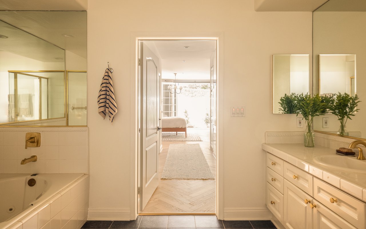 575 S Barrington Ave Unit: 106, Brentwood