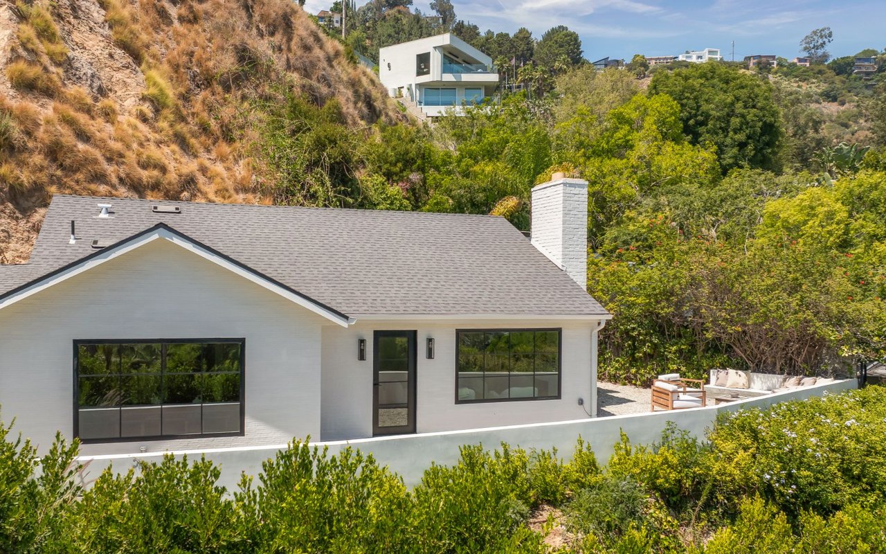 8353 Sunset View Dr