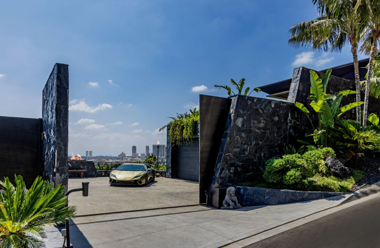 1851 N Stanley Ave