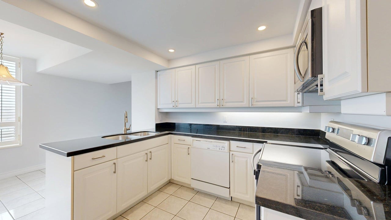 850 Steeles Avenue W Unit: 709