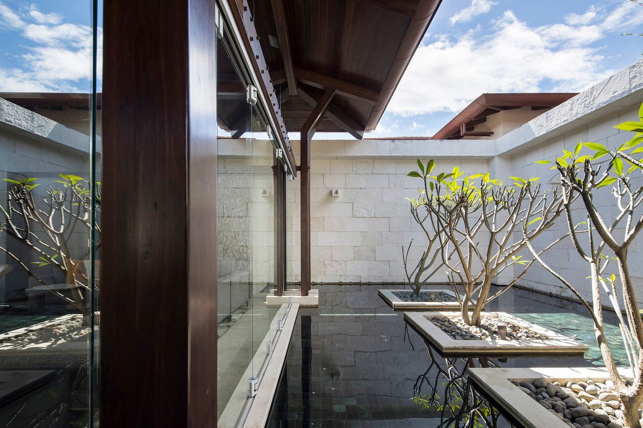 Tropical Single Story Estate, Santa Ana, San Jose