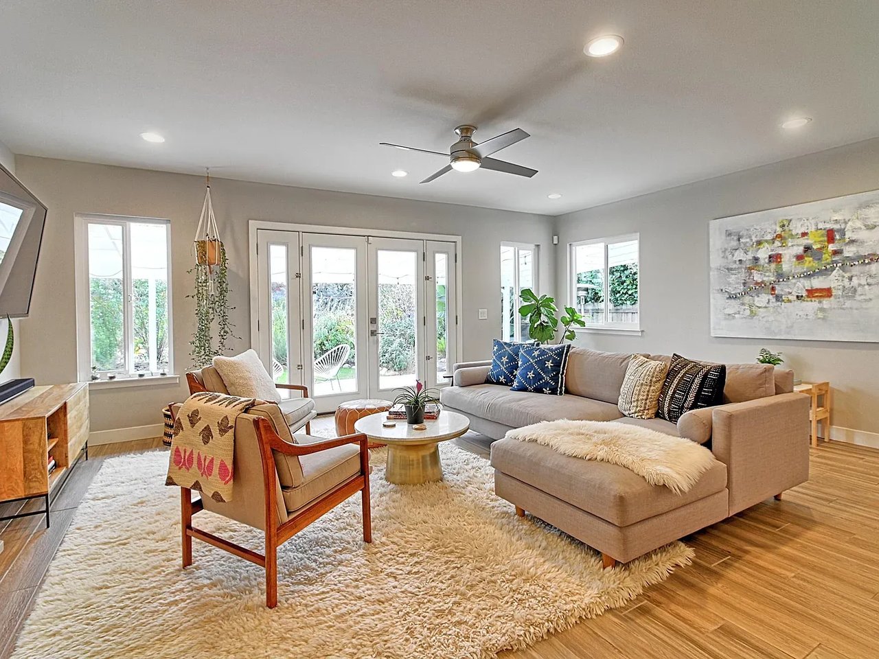4684 Dean Dr, Ventura, CA 93003