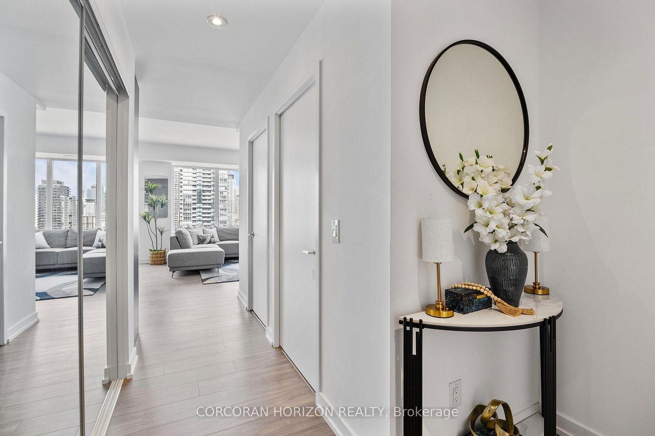 DOWNTOWN MODERN CHARM