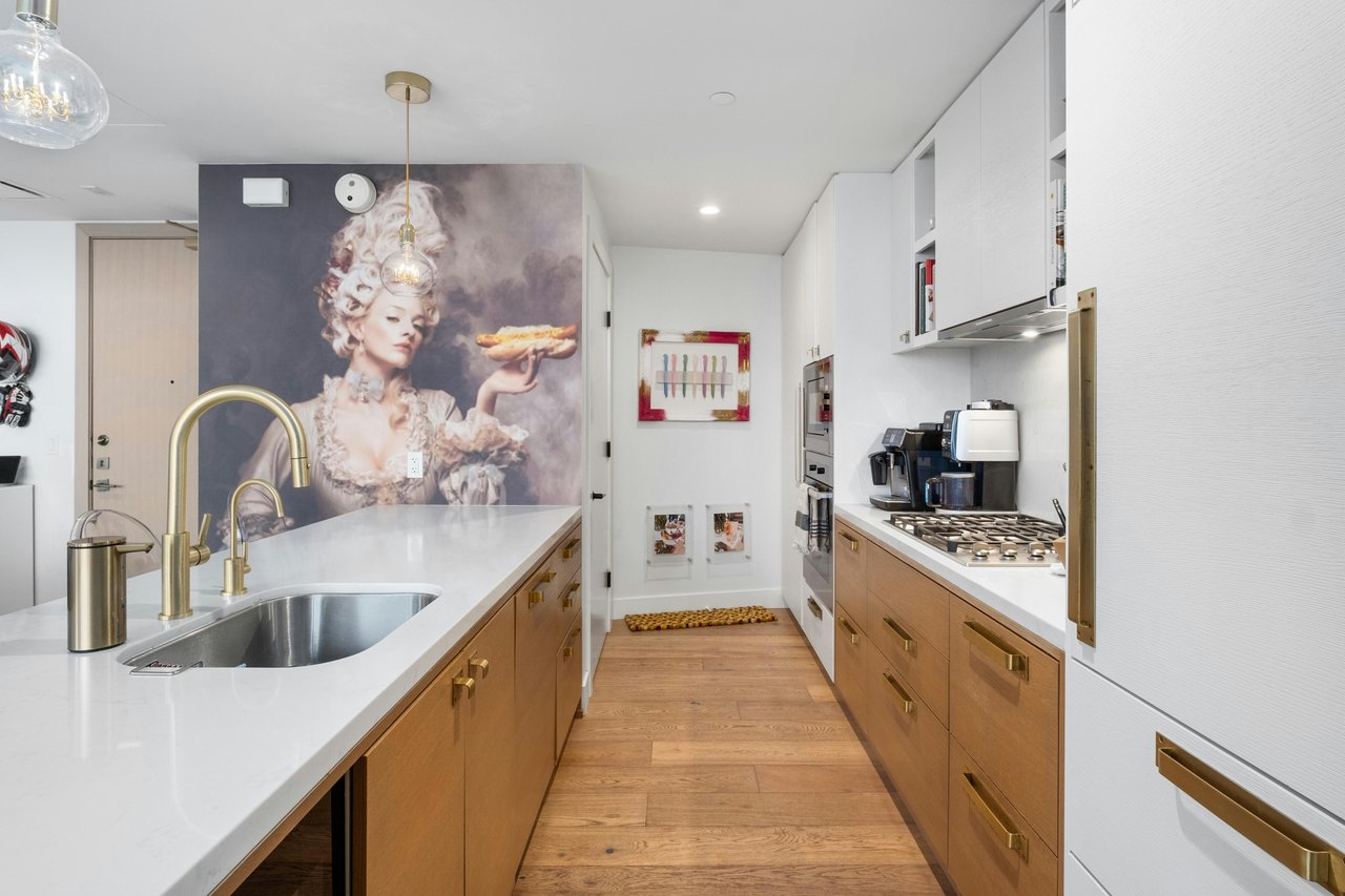 70 Rainey Street #2702