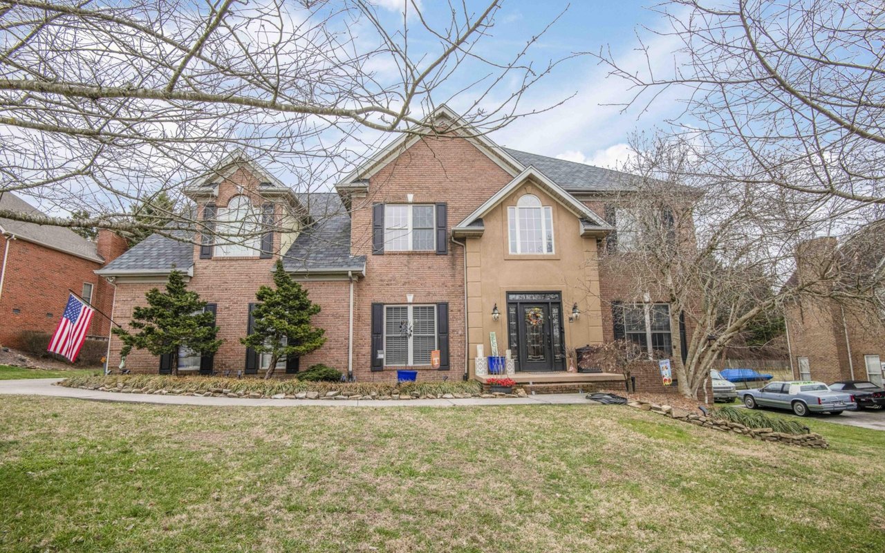 Wallace Luxury Spotlight | 1330 Berkley Hills Lane Powell, TN 37849