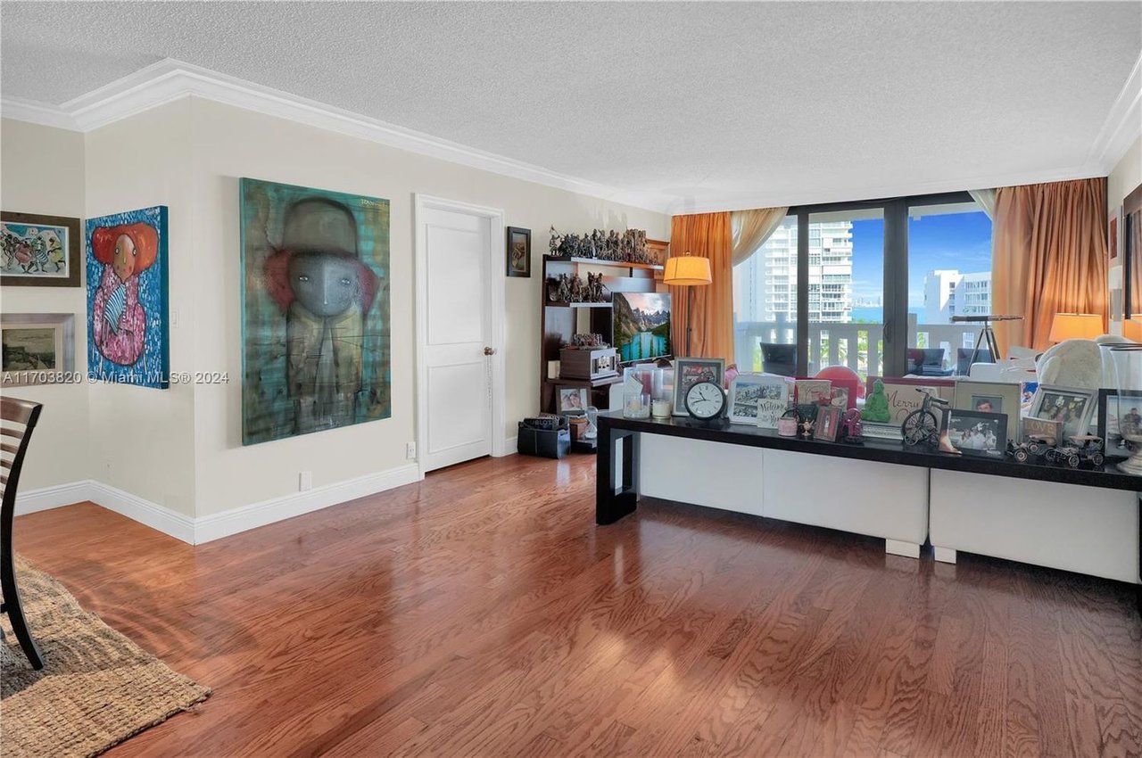 1121 Crandon Blvd, #E803