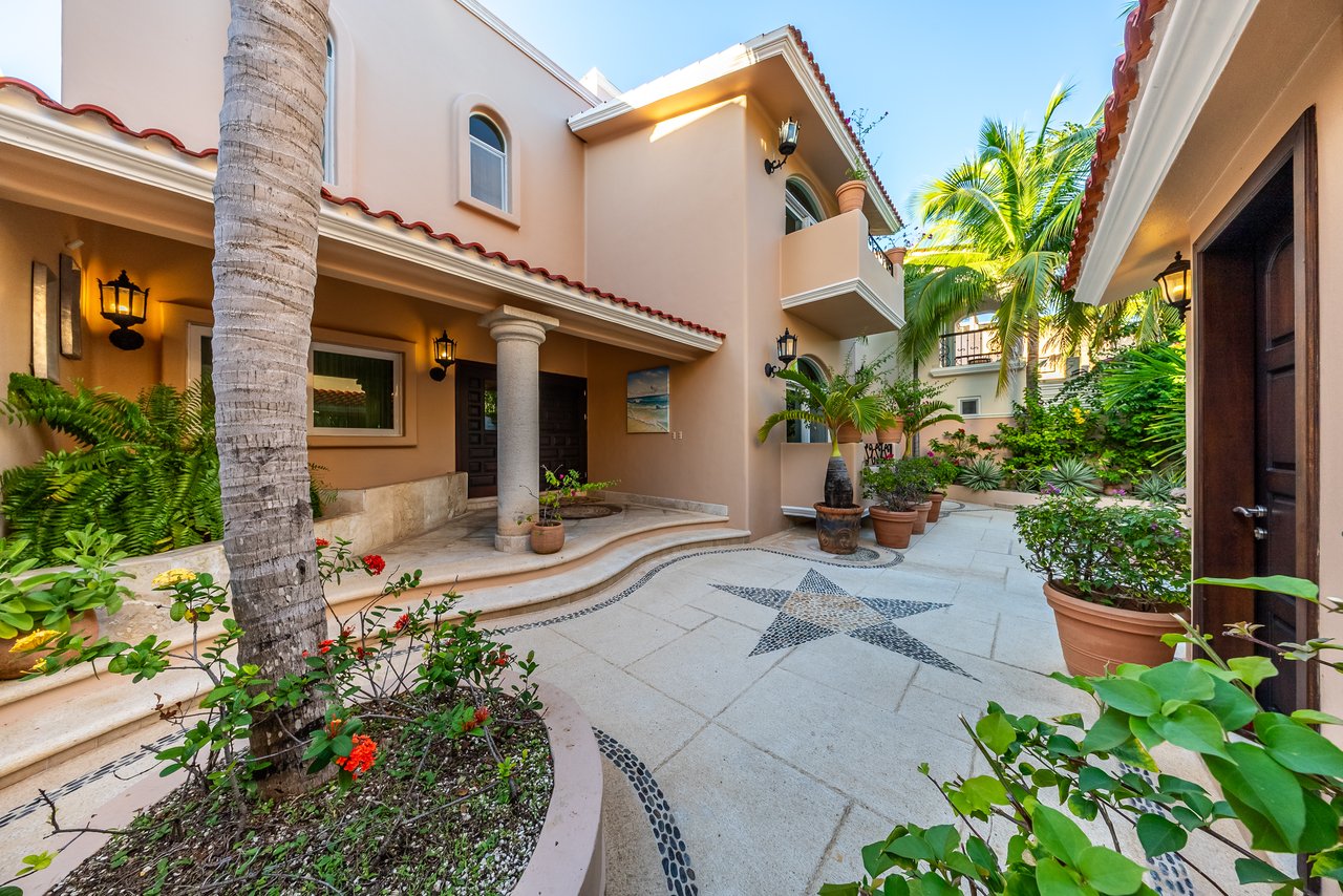 Villa Maravilla Puerto Aventuras | Golf-Front Luxury Villa