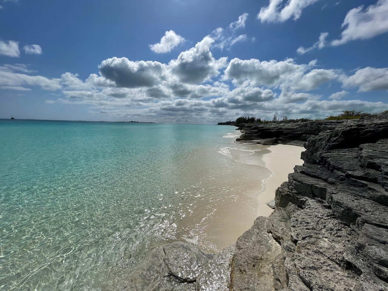 Arabella’s Cove: Barefoot Luxury on the Shores of Great Harbour Cay