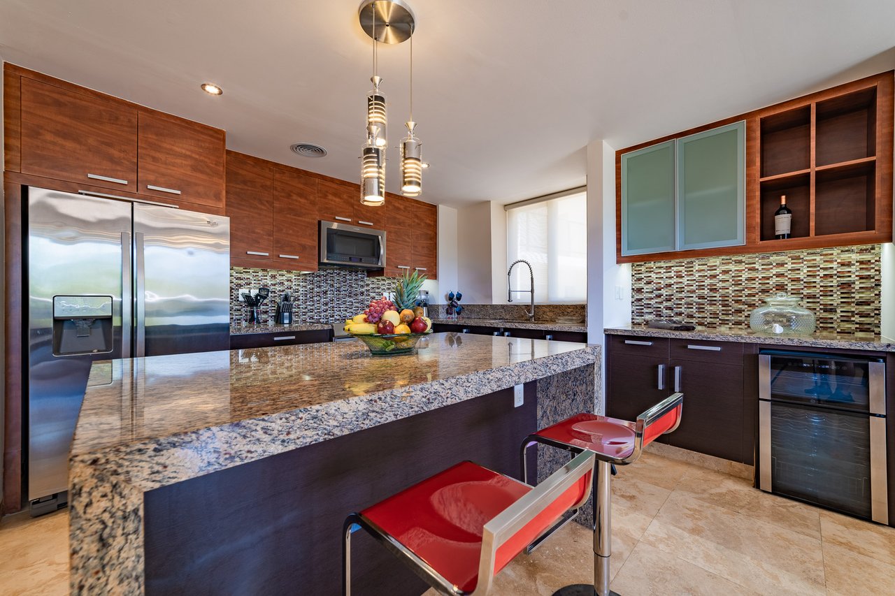3 Bedroom, Condo, COSMO 8A-1