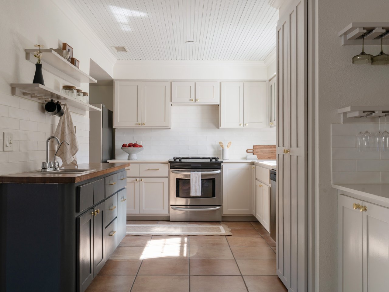 TARRYTOWN LOCK & LEAVE