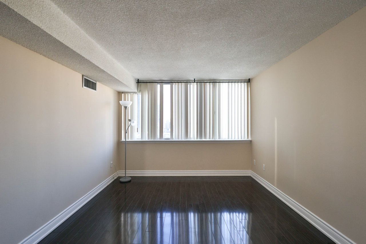 2109-350 Webb Drive, Mississauga