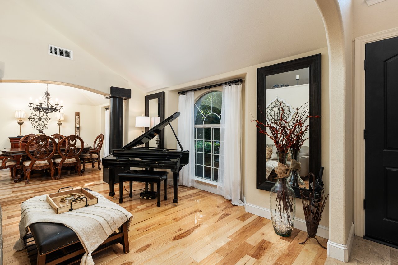 841 E Country View Circle