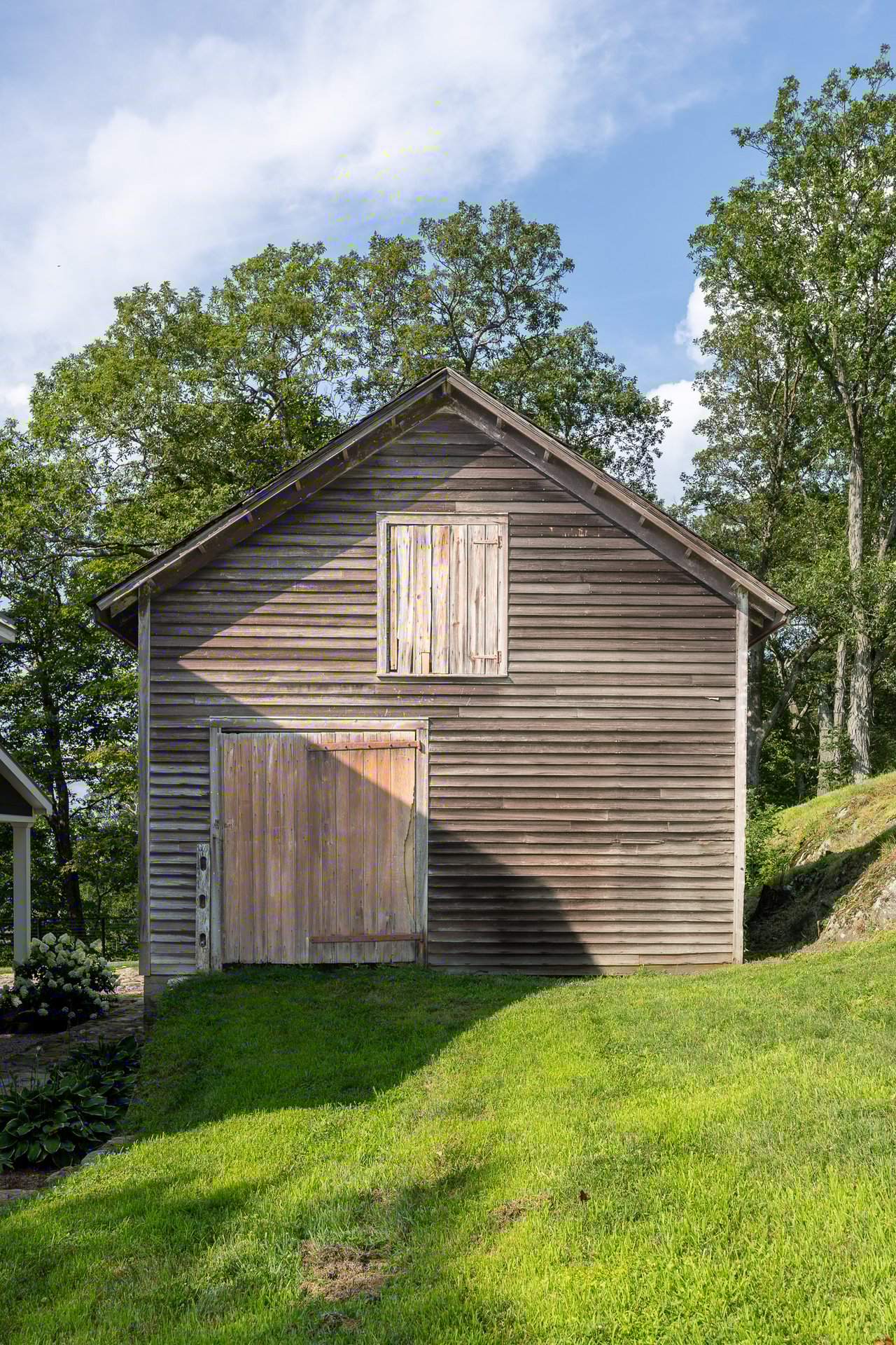 401 Woodmont Road