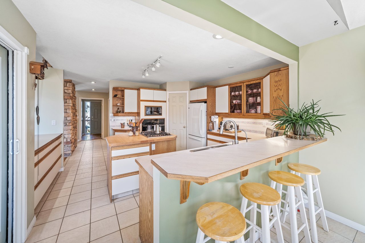 330 Canyon Close