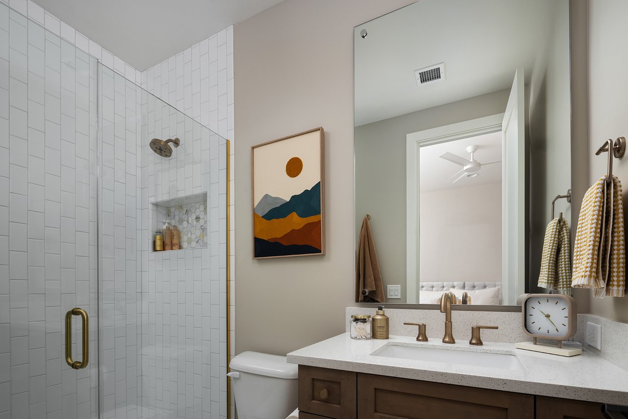 3405 E BLOOMFIELD Parkway