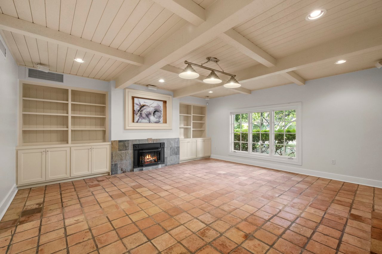 Luxury Property in Olmos Park