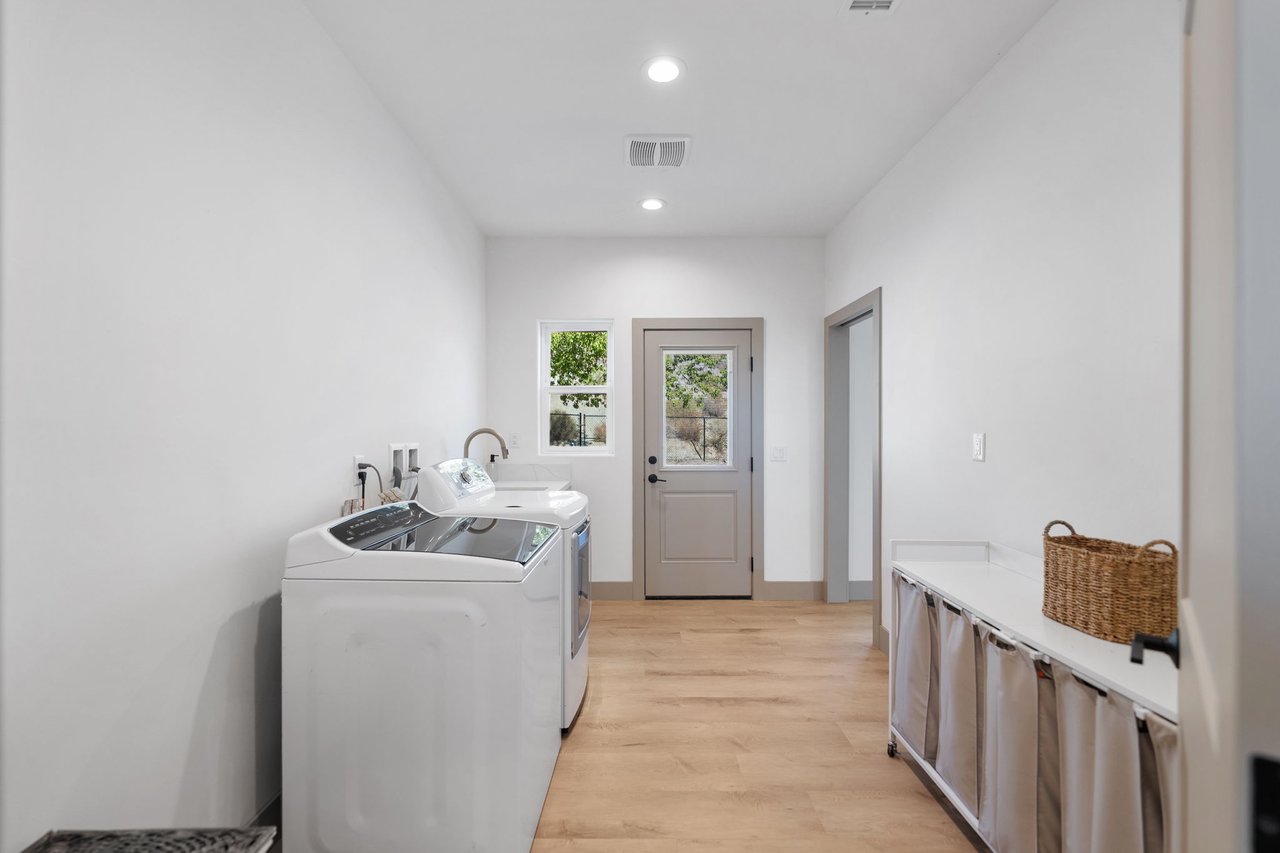 41950 Calle La Escondida