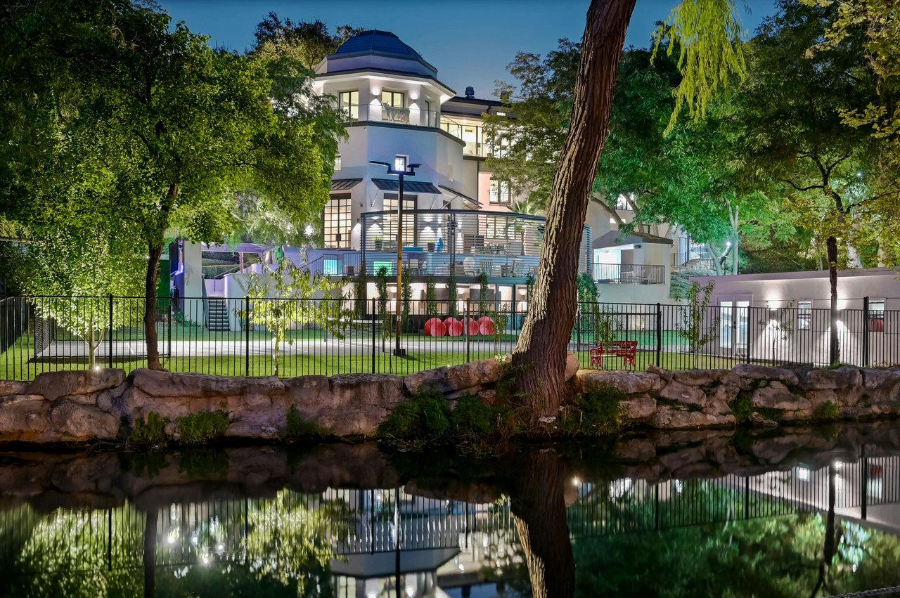 4705 & 4709 Island CV