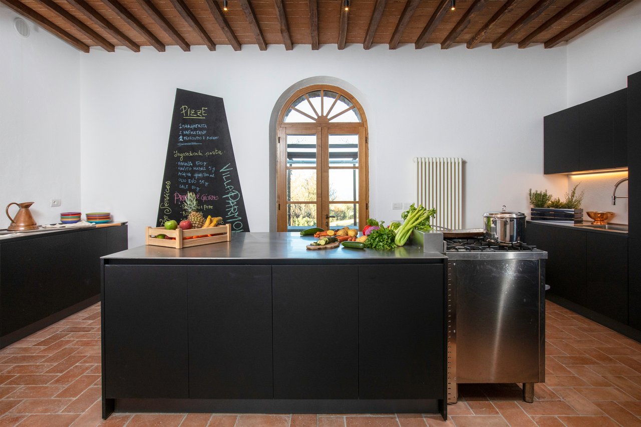 Country Luxury Home For Rent in Valdorcia