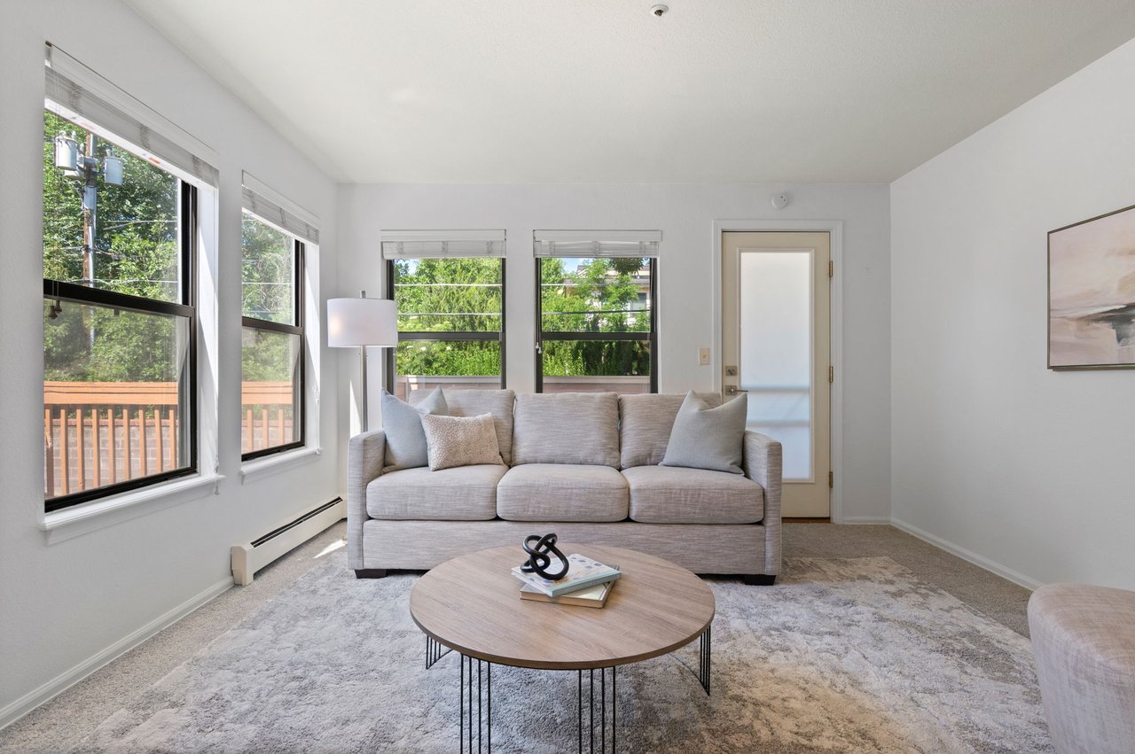 3025 Broadway Street Unit: 2