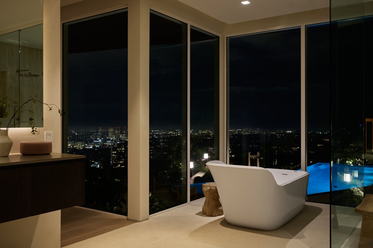 1615 Blue Jay Way, Bird Streets