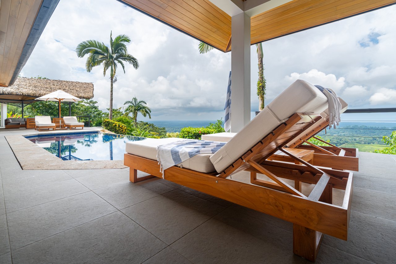 Casa Amarilla – Oceanfront Luxury Meets Sustainable Living in Tres Rios